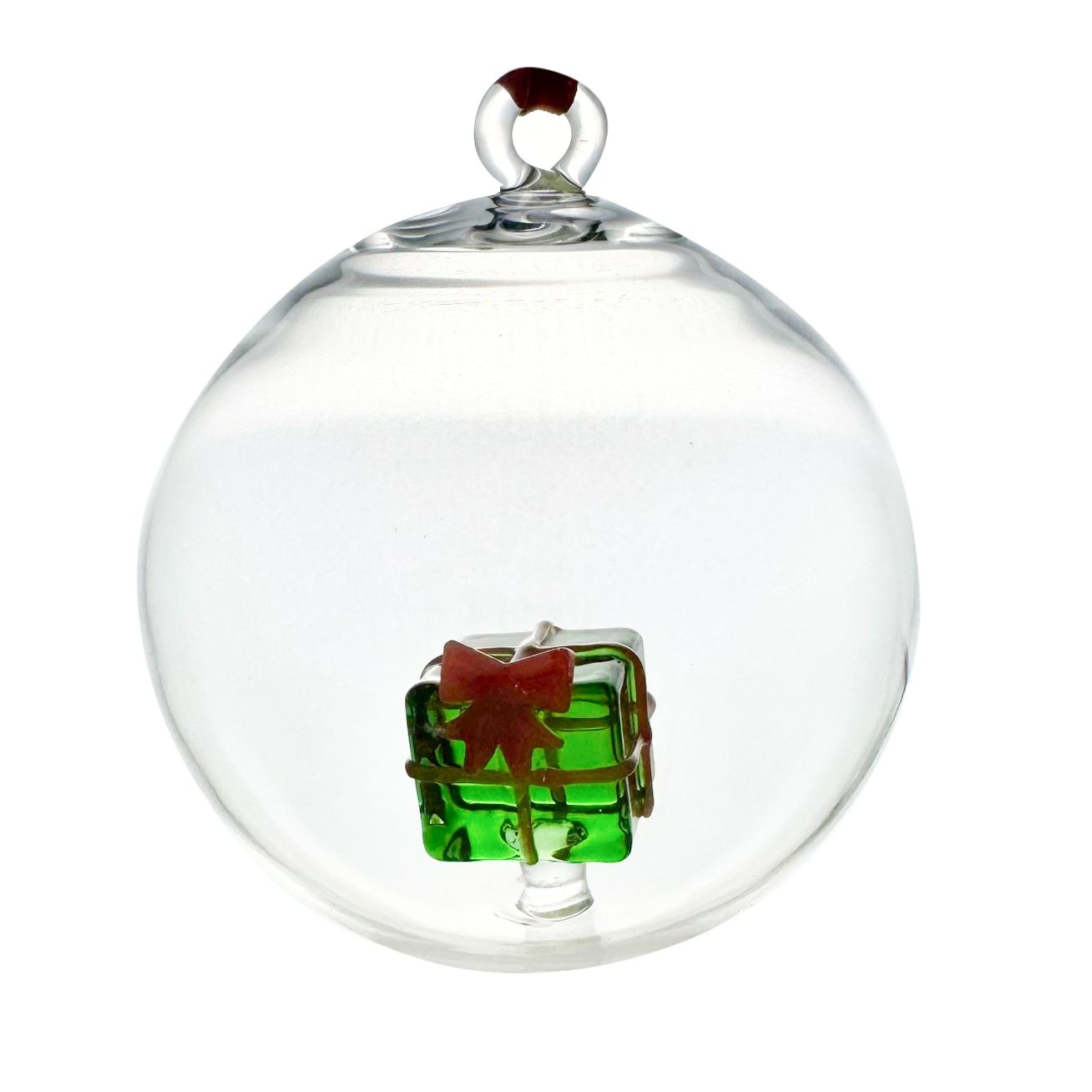 -Paul Nagel- Weihnachtskugel Glas mit Geschenk, 8cm