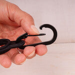-Lurch- Isolier-Flaschen Bottle Clip, für 0,5L und 0,75L Flaschen, schwarz Silikonflaschenring mit Karabinerhaken